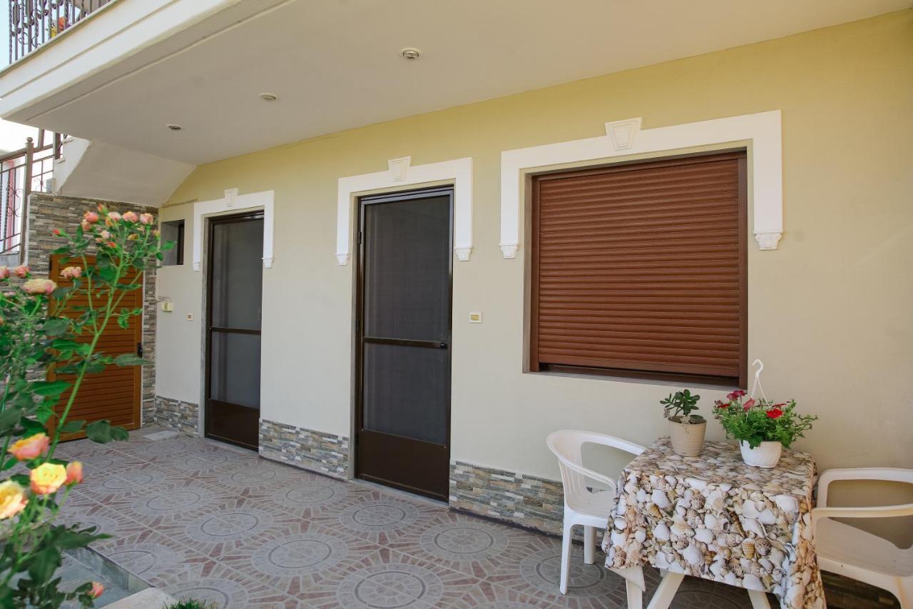 Roa Seaside Apartments Vergia Bagian luar foto
